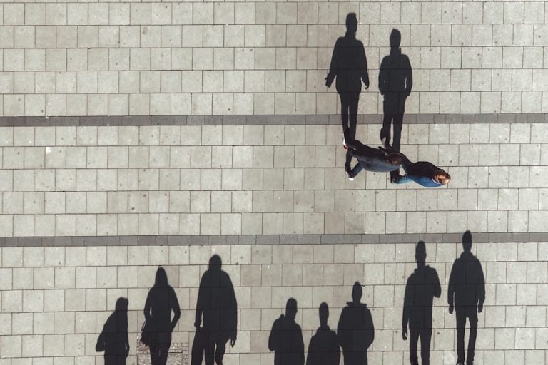 peopke walking